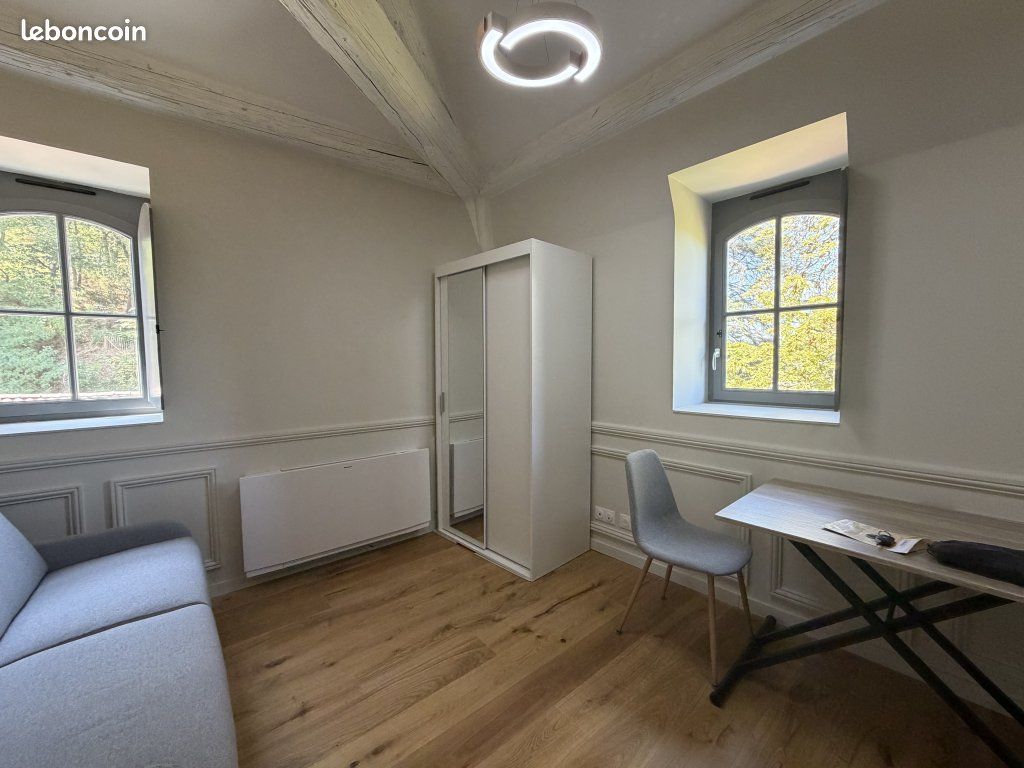 Appartement 1 pièce 18 m² · à Charbonnières-les-Bains · 18 m² · 650 €/mois