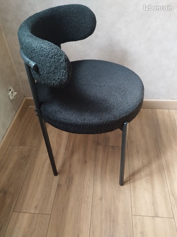4 chaises noires (image 2)