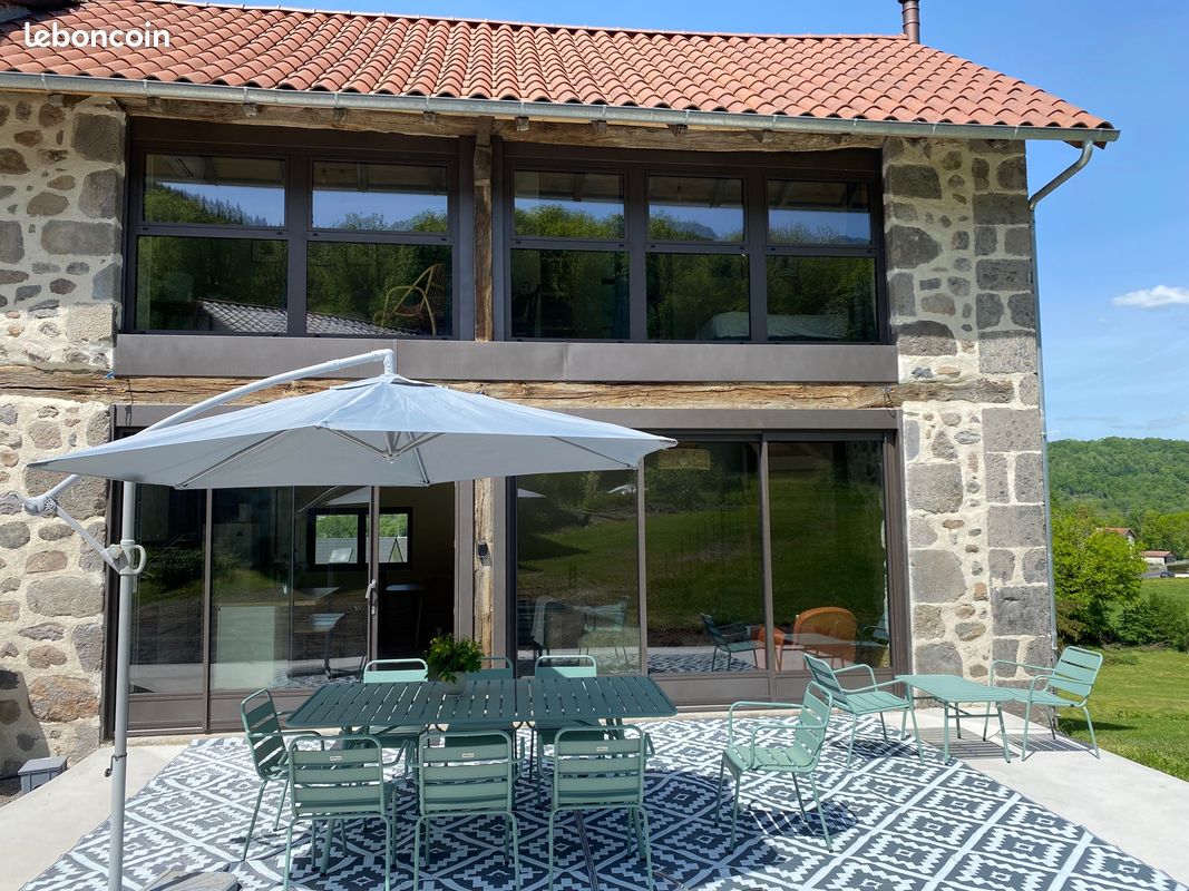 GITE LA BASTIDE EN AUVERGNE 4* avec piscine (image 1)