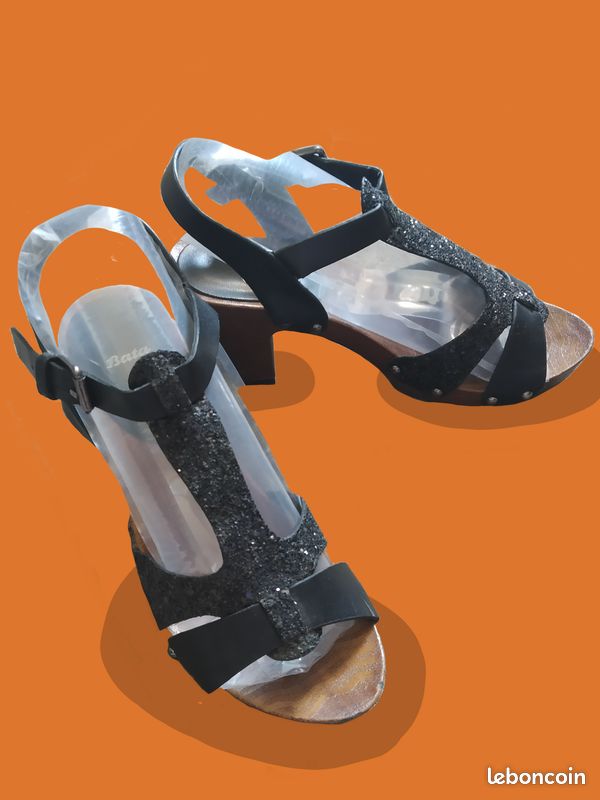Chaussures à talon noires à paillettes (image 3)