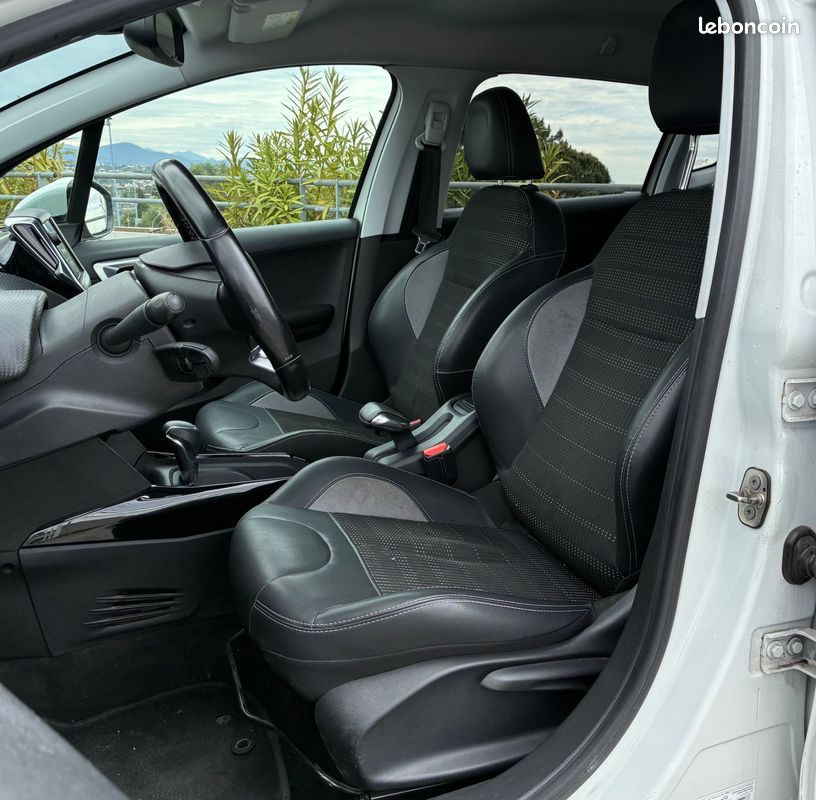 PEUGEOT 2008 1.5 BLUEHDI 120CH - ALLURE BUSINESS - BVa (image 6)