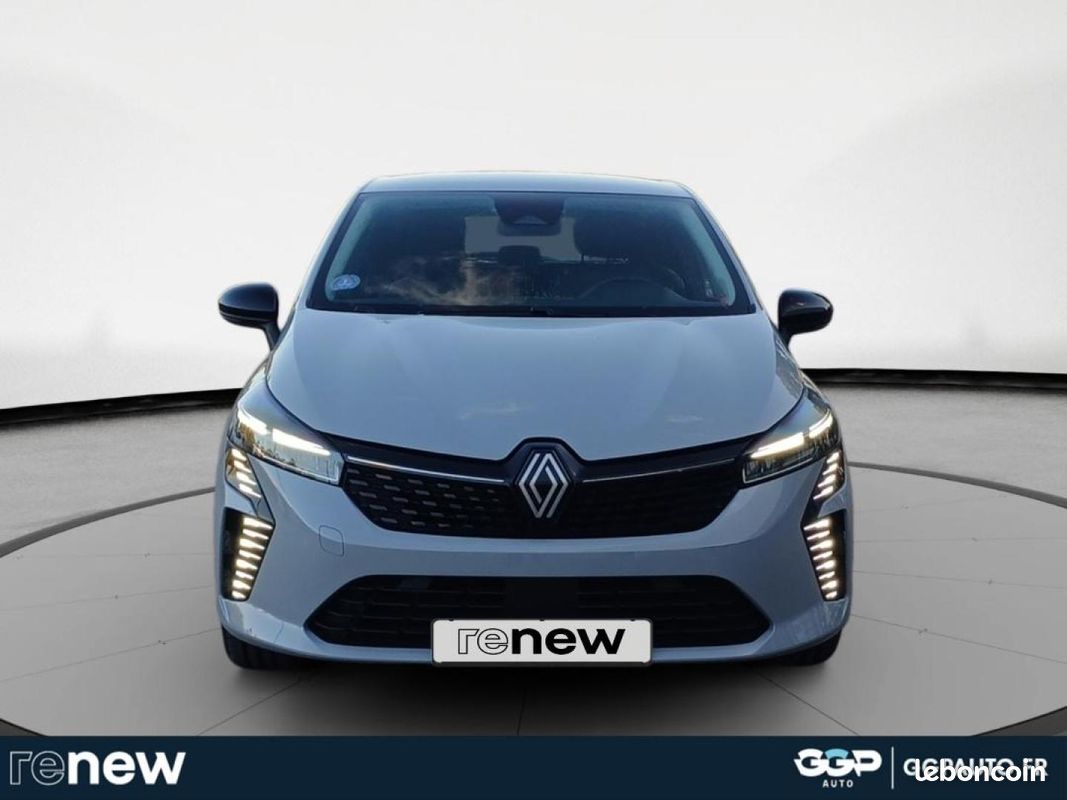 Renault Clio 1.6 E-Tech 145ch full hybrid Evolution (image 8)