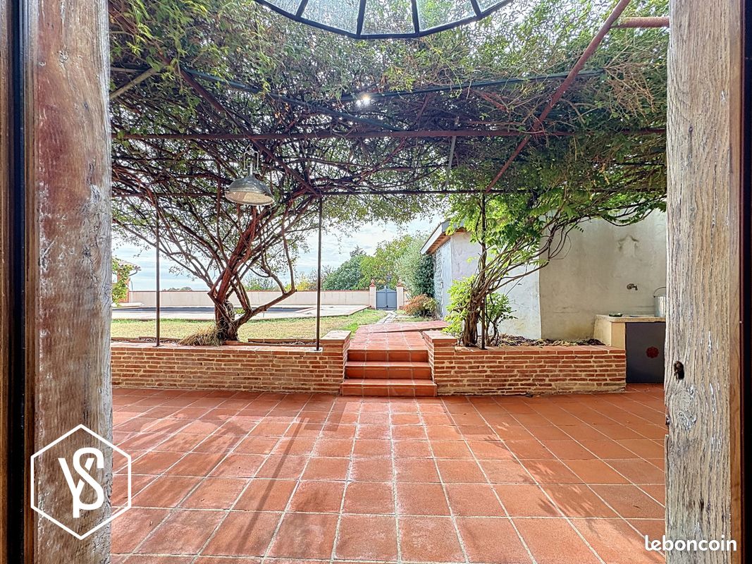 Maison 6 pièces 285 m² · à Bourg-Saint-Bernard · 285 m² · 469 000 €
