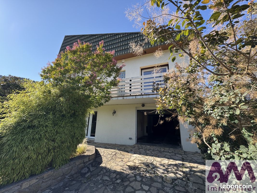 Maison 8 pièces 227 m² · à Royat · 227 m² · 399 000 €