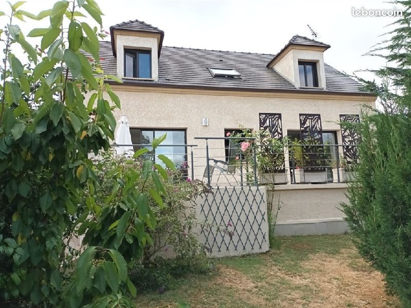 Maison 8 pièces 142 m² · à Sainte-Geneviève-des-Bois · 142 m² · 546 000 €