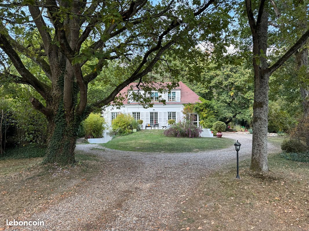Maison 7 pièces 185 m² · à Saint-Rémy-l'Honoré · 185 m² · 975 000 €