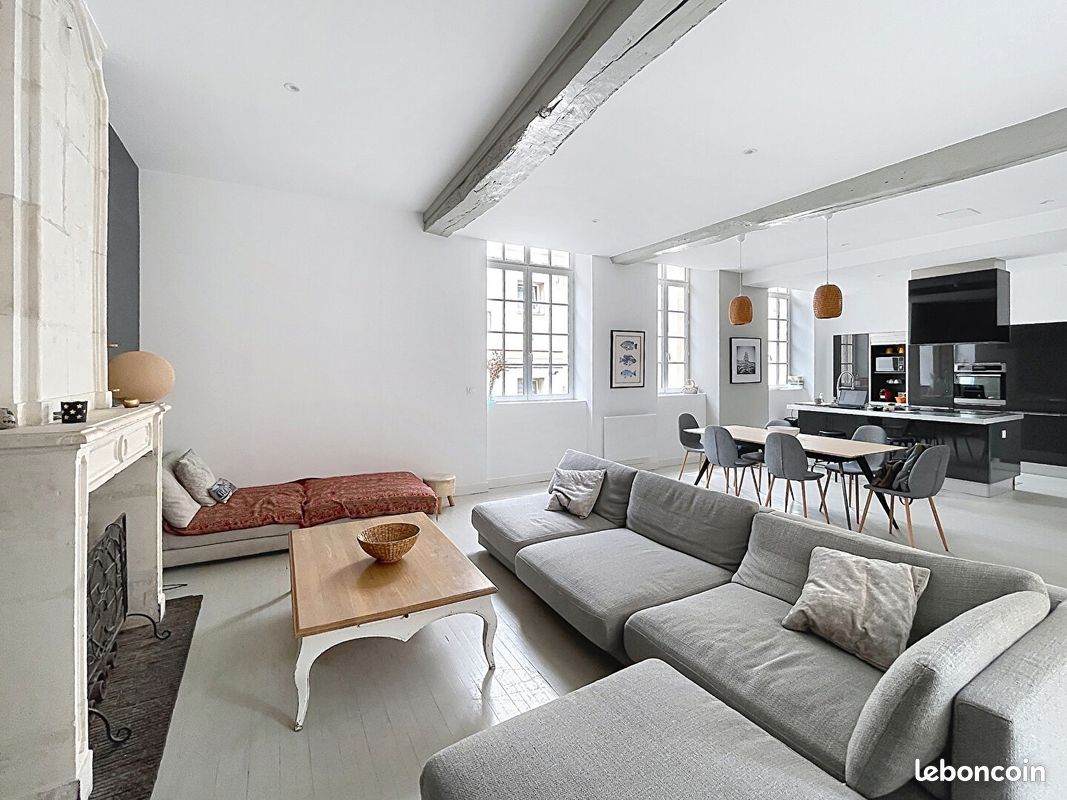 Appartement 6 pièces 148 m² · à La Rochelle · 148 m² · 2 540 €