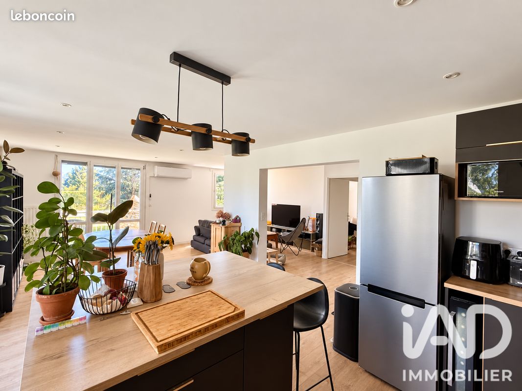 Appartement 4 pièces 104 m² · à Seyssins · 104 m² · 285 000 €