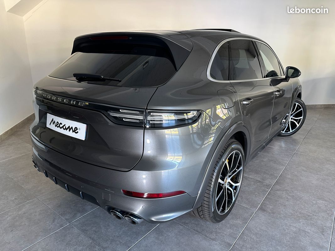 Porsche Cayenne S 2.9 V6 440 - Historique complet Porsche - 56 300 d'options - PCCB - Burmester - Pack Sport Design - Carbone - Toit Pano. - Roues AR Directrices - PDLS+ - PASM - Garantie 12 mois (image 2)