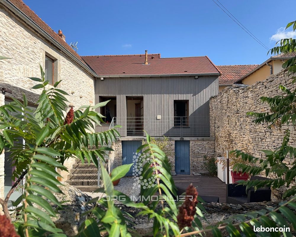 Maison 8 pièces 150 m² · à Cortevaix · 150 m² · 230 000 €