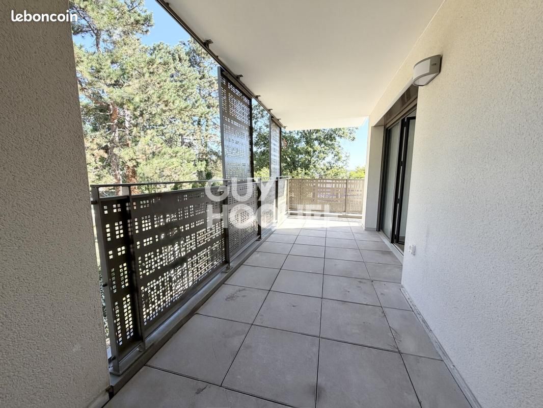 Appartement 3 pièces 77 m² · à Échirolles · 77 m² · 910 €