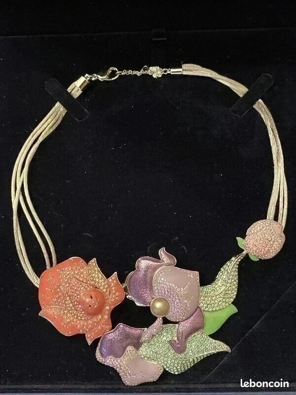 Splendide Collier Swarovski Thème Alice Au Pays Des Merveilles🌷Jardin Des Fleurs 💐 (image 6)
