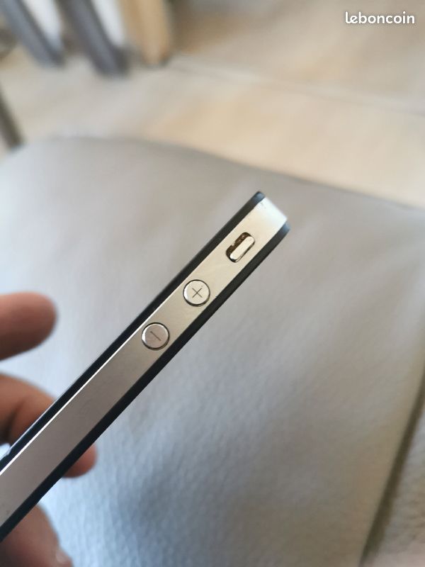 IPhone d'origine A1332 pour pièces vendu tel que sur les photos (image 5)