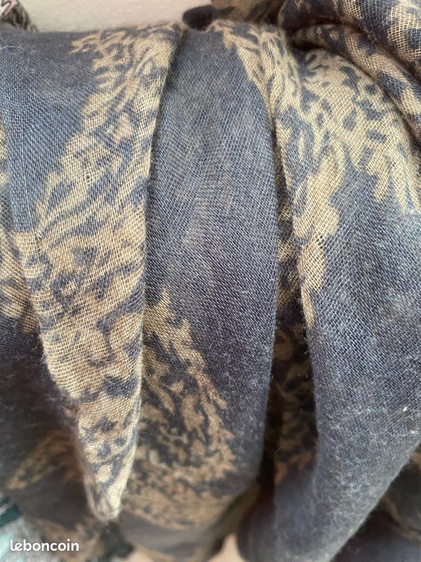 Foulards et écharpes différentes couleurs et dimensions (image 9)