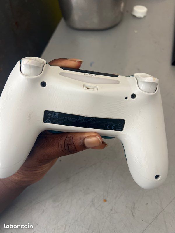Manette PS4 (image 2)
