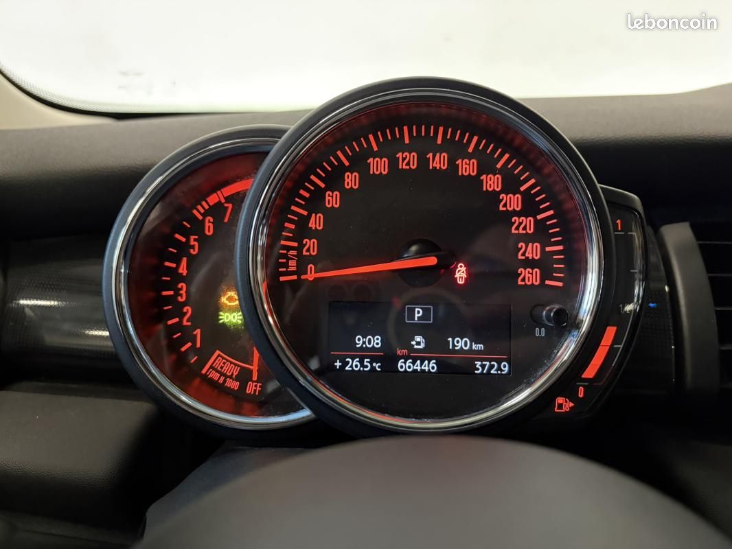 Mini Cooper 5 Portes One 102 ch BVA7 Finition Salt (image 22)