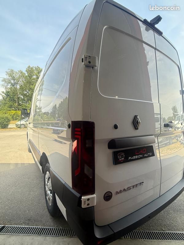 Renault Master FOURGON FGN TRAC 3T5 L2H2 BLUE DCI 150 ADVANCE NEUF 27 000 HT / 32 400 TTC (image 10)
