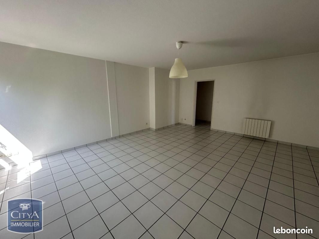 Appartement 3 pièces 77 m² · à Clermont-Ferrand · 77 m² · 873 €