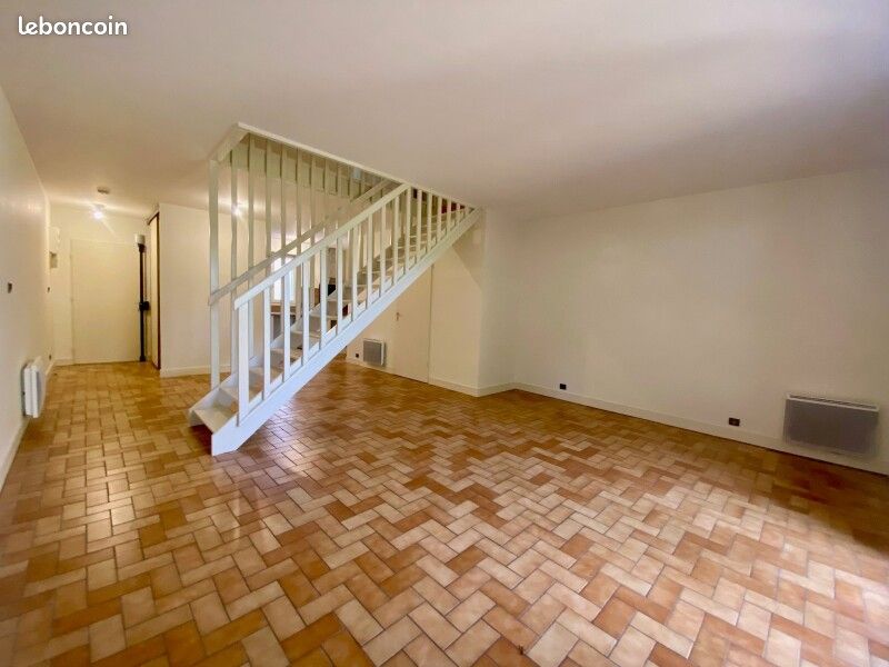 Appartement 4 pièces 83 m² · à Orléans · 83 m² · 1 090 €