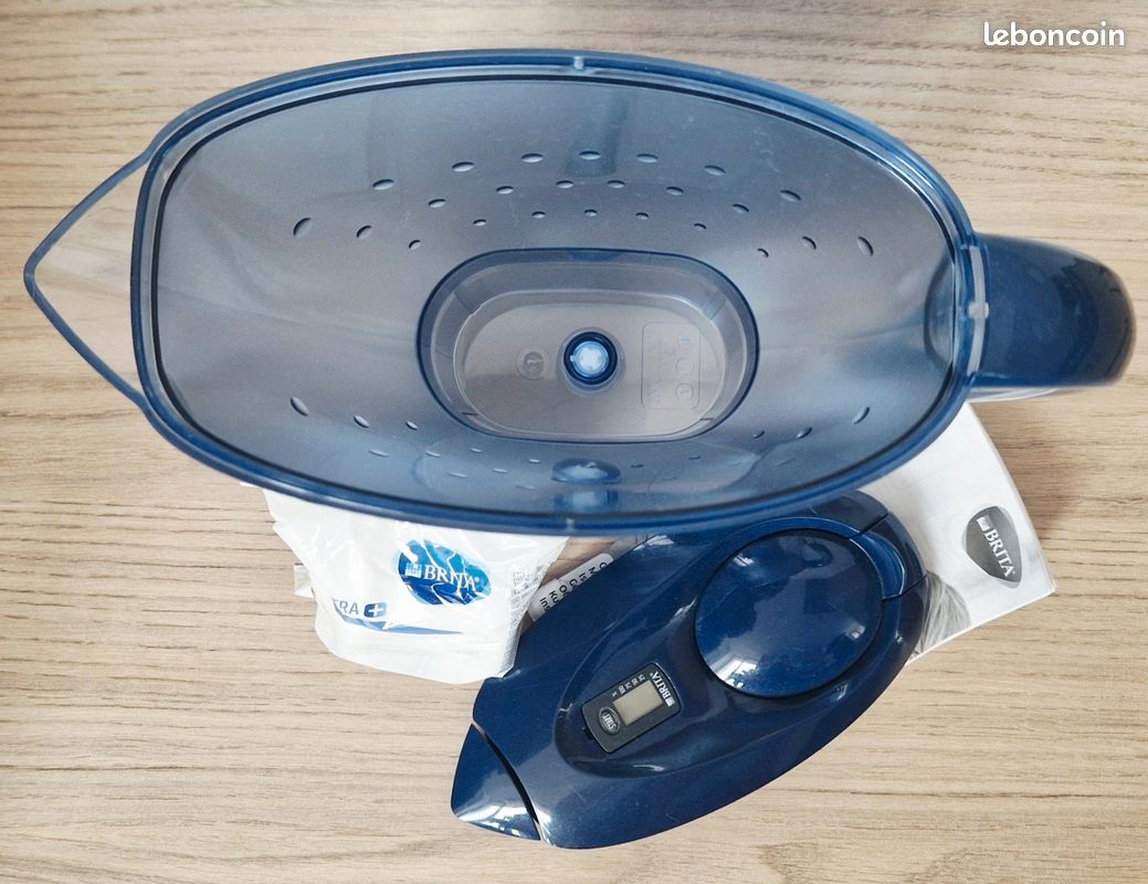 Brita - Carafe filtrante Essential MAXTRA Pro, bleu minéral - 2.4L avec
