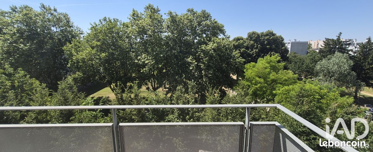 Appartement 3 pièces 61 m² · à Saint-Priest · 61 m² · 125 000 €