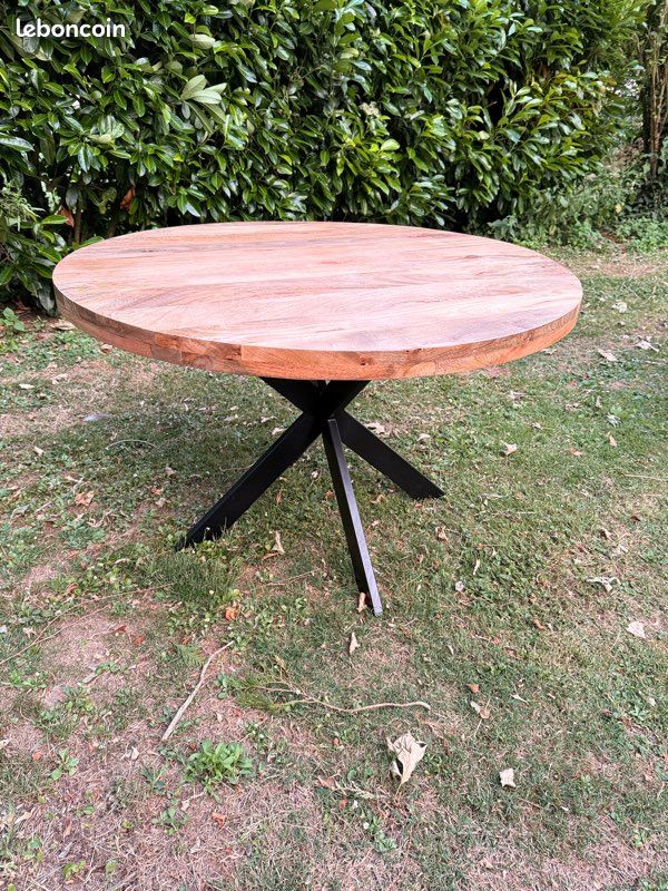 Table ronde bois clair pied croisé métal noir Ø120 cm (image 1)