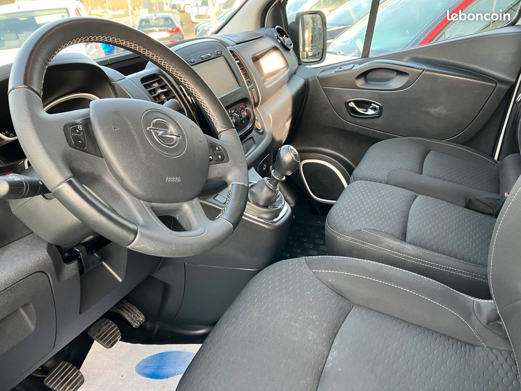 Opel vivaro cdti 95 ch moteur à chaine (image 3)