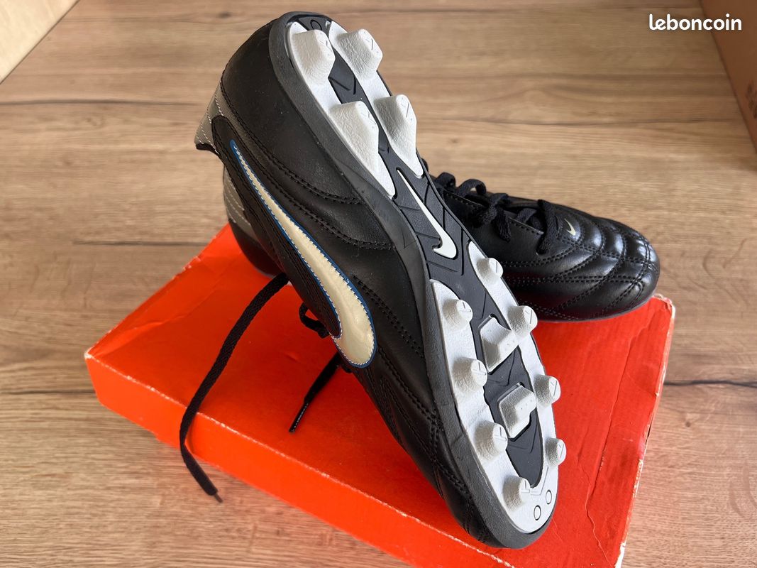 Chaussures de foot Nike Fille 38 (image 1)
