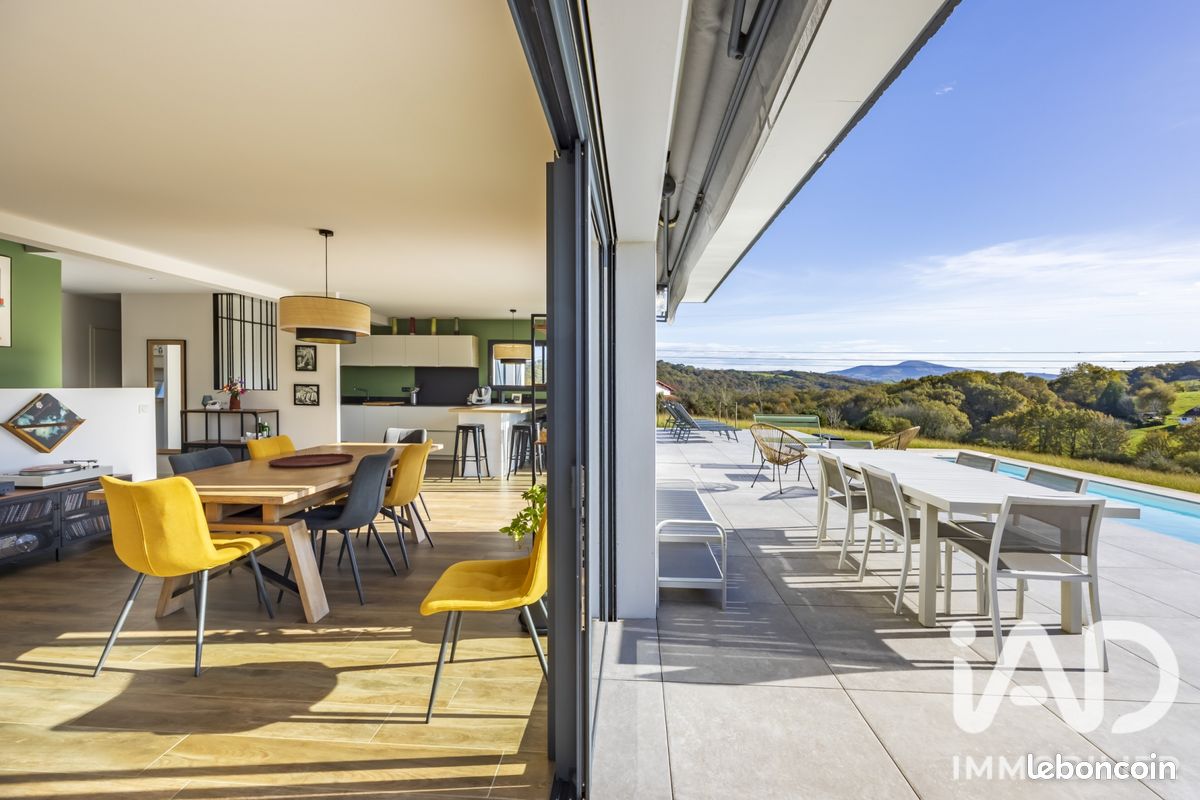 Maison 5 pièces 198 m² · à Mouguerre · 198 m² · 1 049 000 €