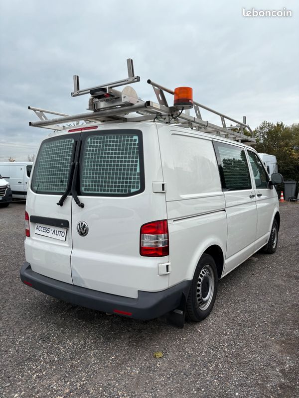 Volkswagen Transporter 2.0 TDI 140 L1H1 - Portes vitrées - Galerie de toit - Armoire de rangement - 10825 Euros H.T (image 2)