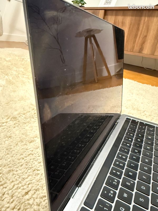 MacBook Pro M1 2020 - A2338 - 8Go RAM 256Go SSD - AZERTY - Pour Pièces