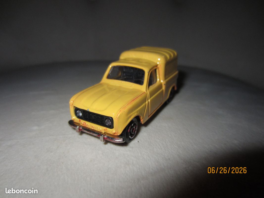 Voiture majorette renault 4L numéro 230 (image 1)