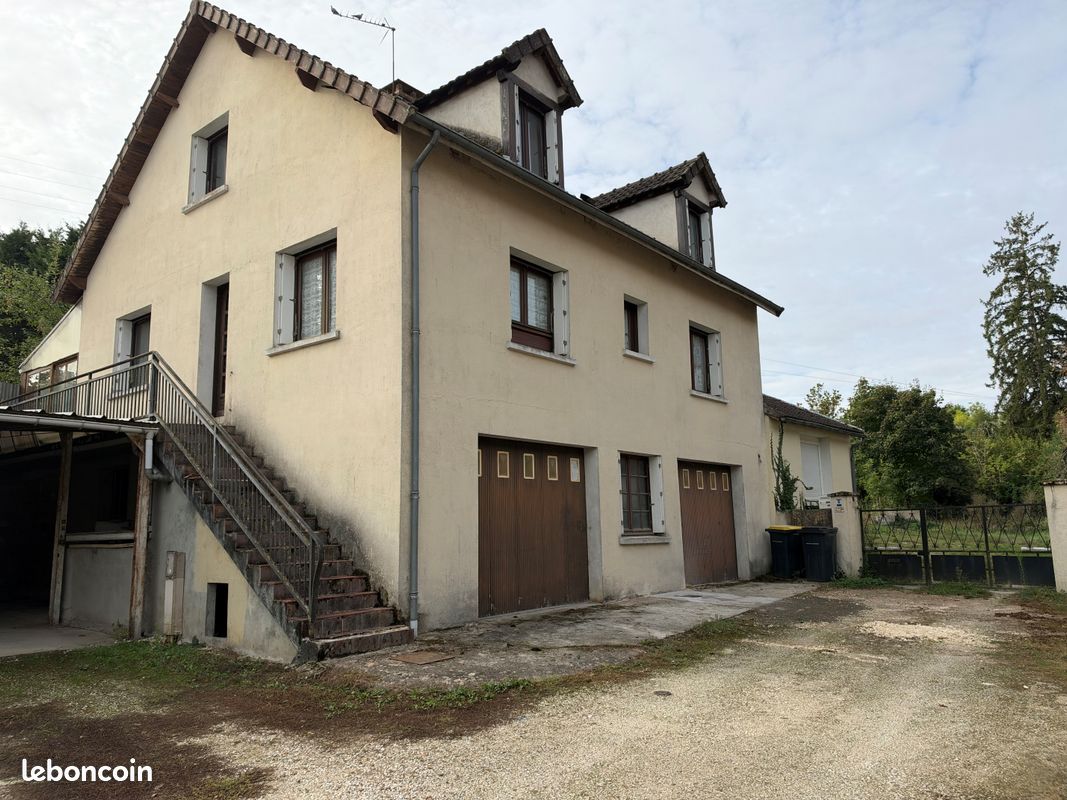 Maison 6 pièces 140 m² · à Beaulieu-sur-Loire · 140 m² · 65 000 €