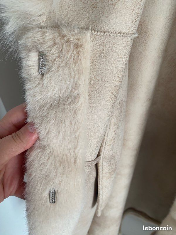 Manteau style fourrure neuf (image 9)