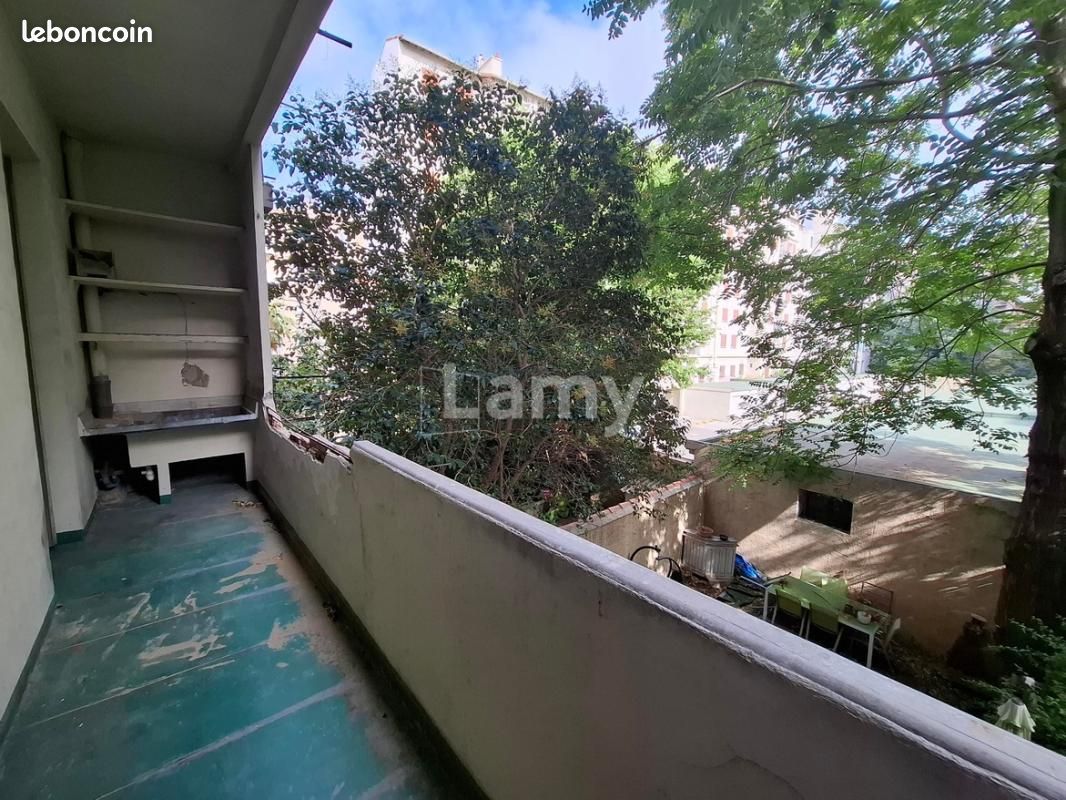 Appartement 3 pièces 69 m² · à Marseille · 69 m² · 890 €