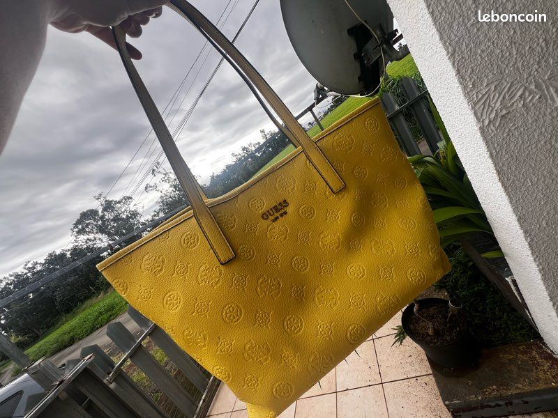 Grand sac guess jaune Accessoires Bagagerie
