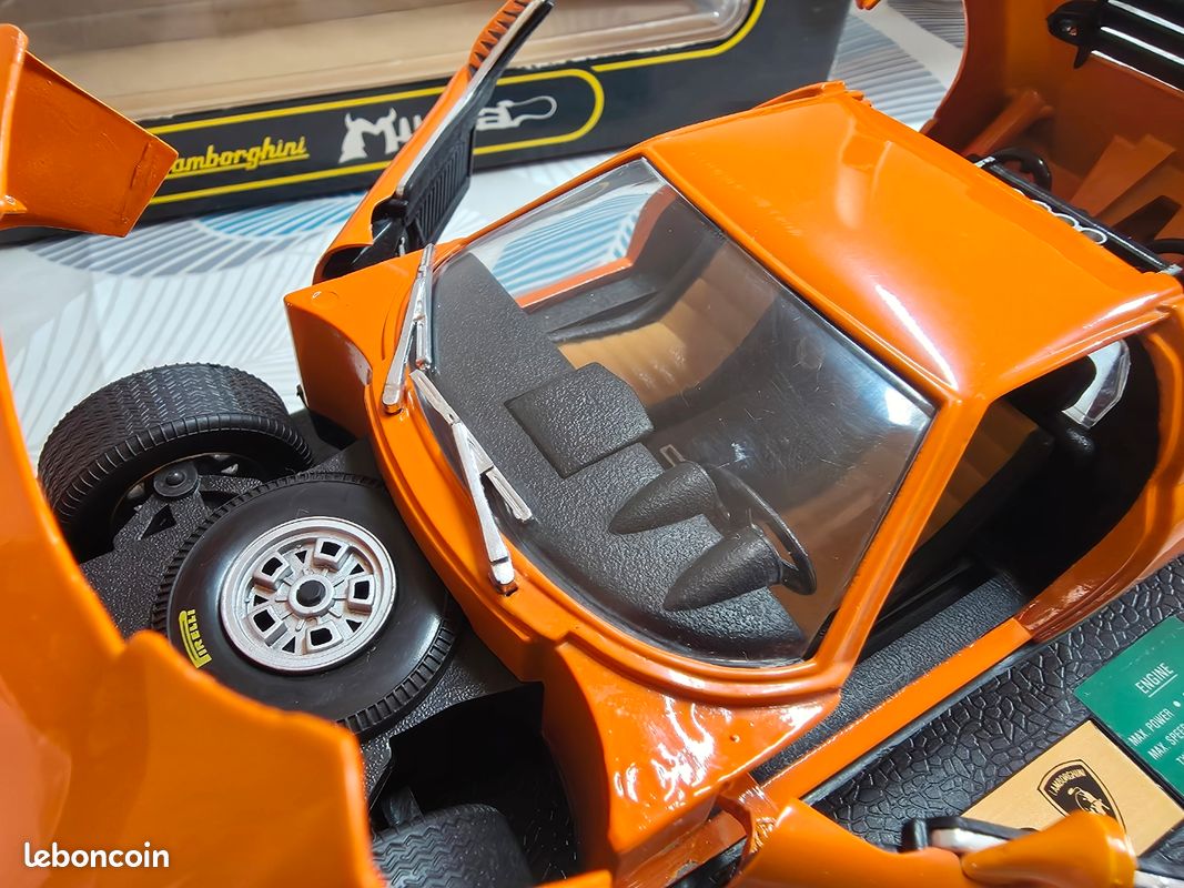 LAMBORGHINI MIURA rouge coupé échelle 1/18 ANSON voiture