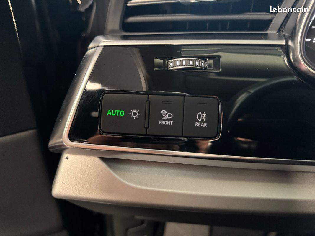 AUDI Q8 Q8 45 TDI 231 Tiptronic 8 Quattro / CarPlay / Caméra de recul / Sièges éléctriques (image 16)