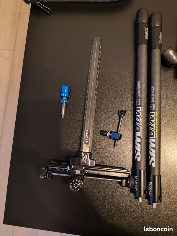 Arc à Poulies Hoyt Carbon Element RKT - Gaucher - 60 Lbs - 26 Pouces - Chasse - Occasion Bon état