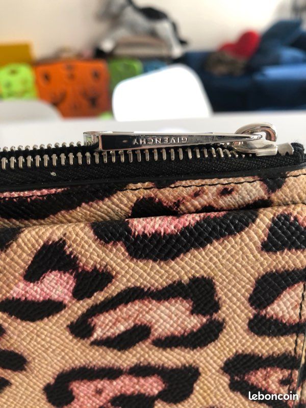 Pochette Givenchy (image 1)