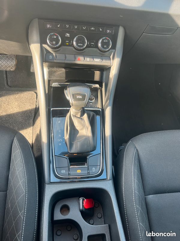 Skoda karoq (2) 1.5 tsi 150 act ambition dsg7 (image 9)