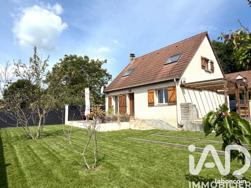 Maison 5 pièces 94 m² · à Villiers-Saint-Frédéric · 94 m² · 374 000 €