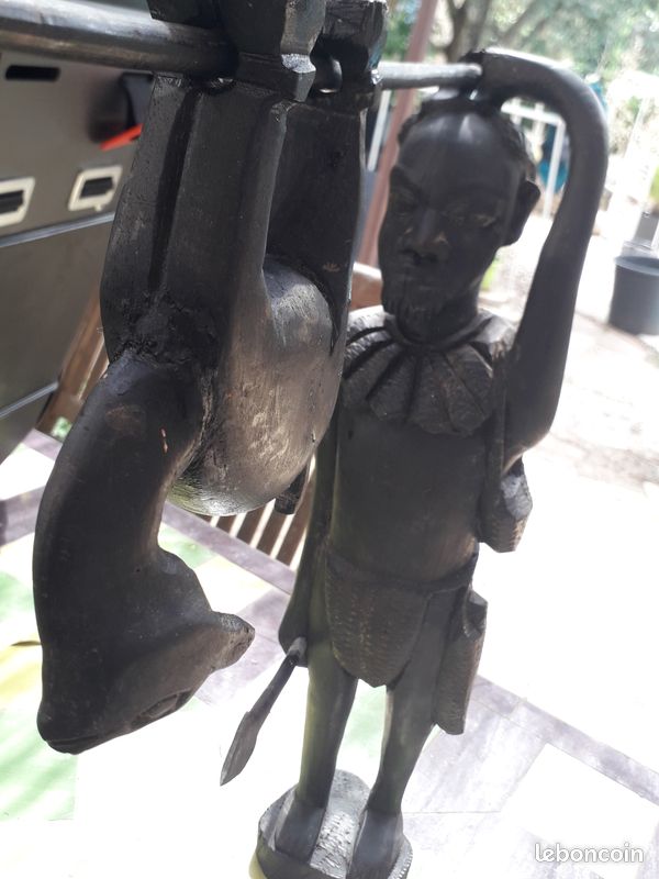 Statue en bois africaine (image 1)