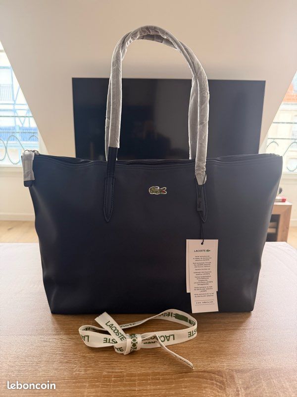 Sac Lacoste bleu marine Accessoires Bagagerie