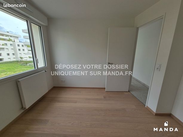 https://img.leboncoin.fr/api/v1/lbcpb1/images/04/21/59/0421591d9318ea5fa523e9a5a53f9ab98c25efda.jpg?rule=ad-image