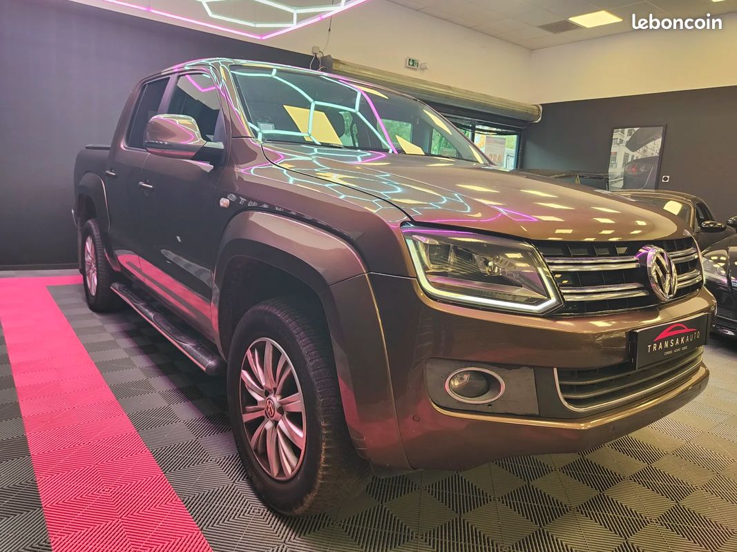 VOLKSWAGEN AMAROK HIGHLINE Double Cabine 2.0 BiTDi 180cv 4Motion - Historique d'entretien - Caméra - Attelage - Sièges chauffants en cuir - (image 5)