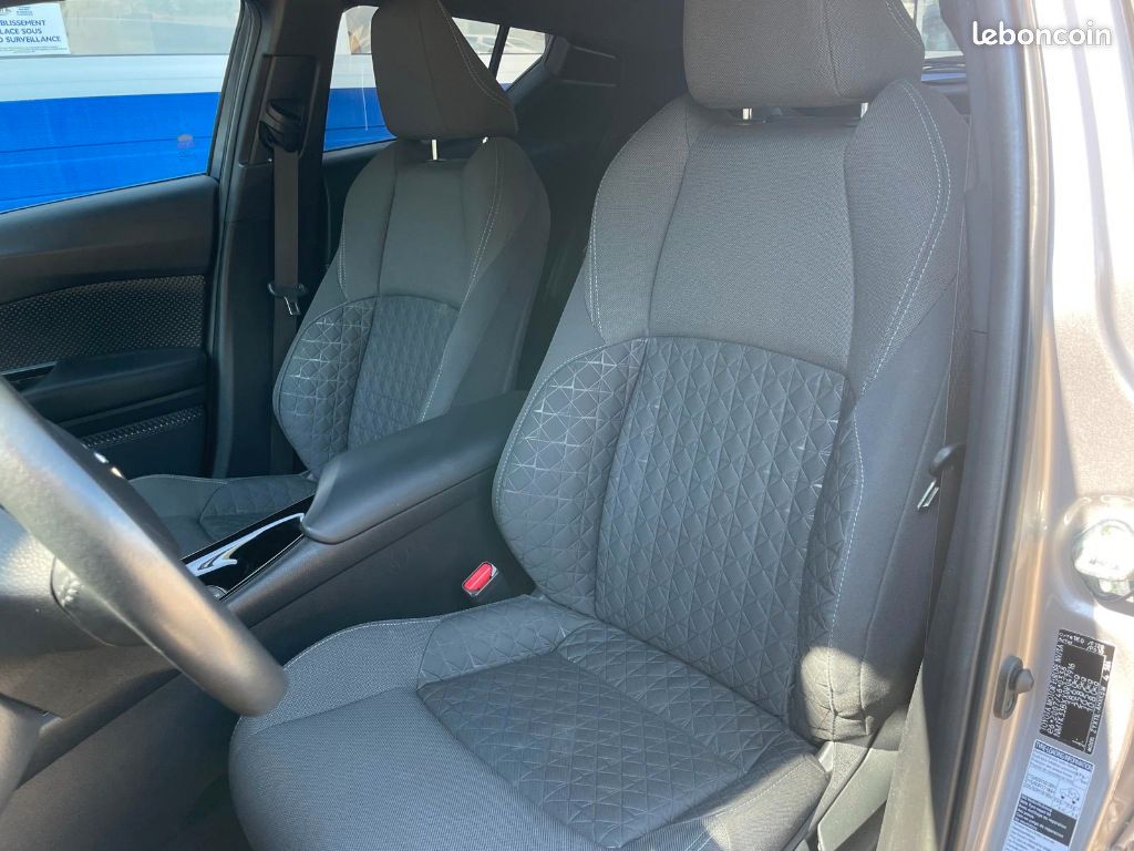 Toyota C-HR 1.8 HYBRID - BV E-CVT 2020 EDITION (image 15)