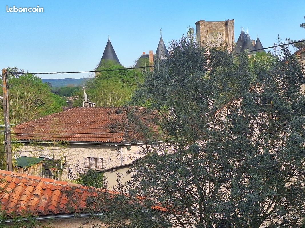 Maison 4 pièces 100 m² · à La Rochefoucauld-en-Angoumois · 100 m² · 158 000 €