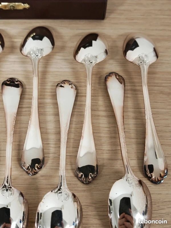 Cuillères et fourchettes à entremets en métal argenté de