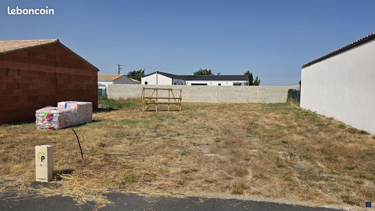 Terrain 347 m² Semussac · 55 000 €